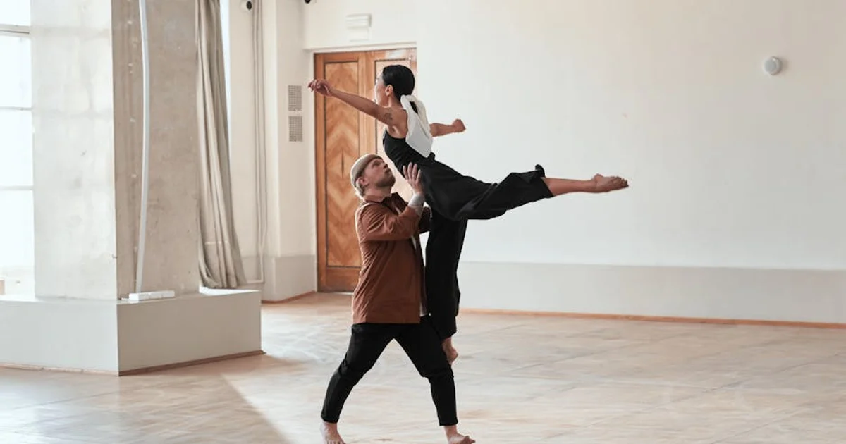 Lara Croft's New Voice Dreads Perfect Dark Repeat